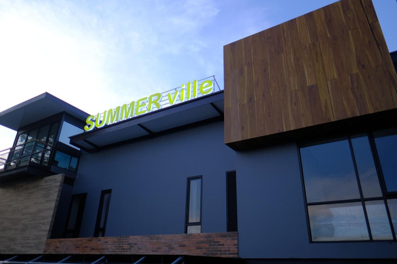 Hotel Summerville Majalengka Esterno foto