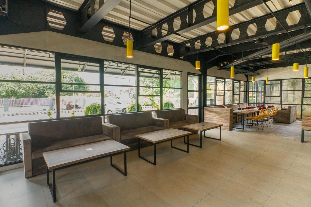 Hotel Summerville Majalengka Esterno foto