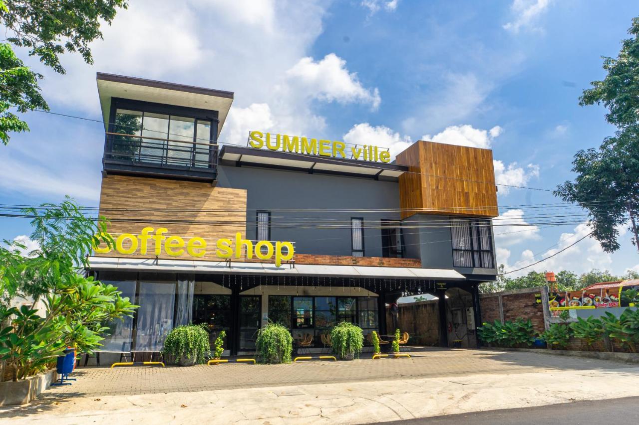 Hotel Summerville Majalengka Esterno foto