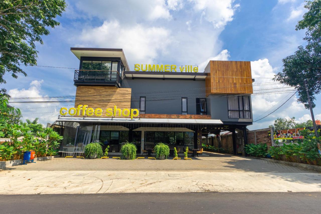 Hotel Summerville Majalengka Esterno foto
